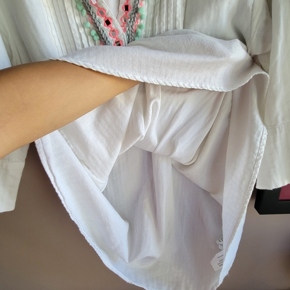 Embroidered Women’s NVELOP Embellished Cover Up- Small Indian Tunic White 3/4" - Picture 10 of 11